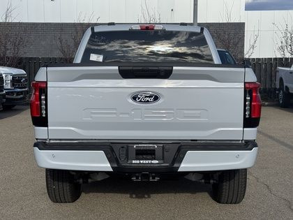 2025 Ford F-150 Lightning XLT 311A w/TAILGATE STEP & 2.4KW PRO P in Cars & Trucks in Edmonton - Image 4