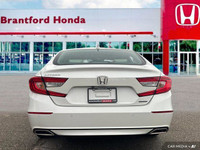 Experience effortless driving in this 2019 Honda Accord Sedan Touring, boasting a sleek Platinum ext... (image 4)