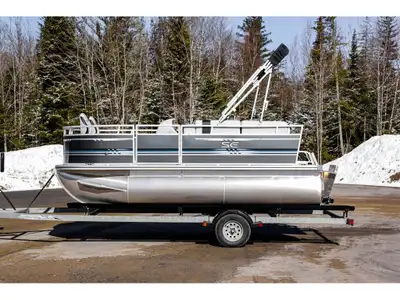 FRU56846C525 WOW! Le nouveau ponton Southbay de 16 pieds dans la gamme SE est le ponton le plus abor...