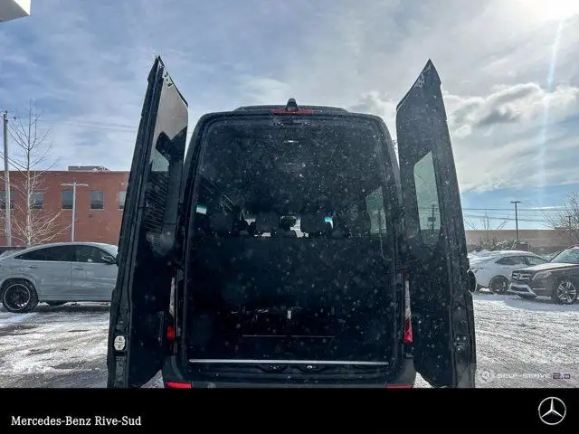 2025 Mercedes-Benz Sprinter 2500 144 Wheelbase High Roof RWD in Cars & Trucks in Longueuil / South Shore - Image 17