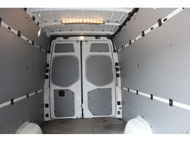 2020 Mercedes-Benz Sprinter Cargo Van 170\" HIGH ROOF - 3.0L DIE in Cars & Trucks in City of Toronto - Image 2