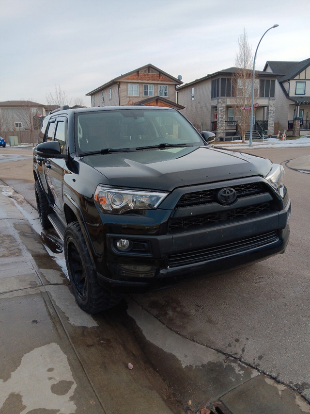 2017 Toyota 4-Runner SR5 in Cars & Trucks in St. Albert - Image 2