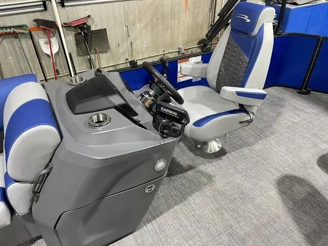 2024 Bennington 22SL 'Cruise' Tri-Toon - HUGE SALE ON NOW! in Powerboats & Motorboats in Saskatoon - Image 10