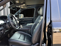 ALLOY WHEELS, NAVIGATION SYSTEM, HEATED FRONT SEATS, PANIC ALARM, TRACTION CONTROL, HEATED STEERING... (image 8)