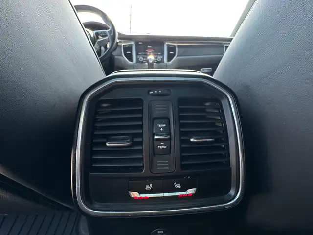 2018 Porsche Macan AWD dans Autos et camions dans Ottawa - Image 27