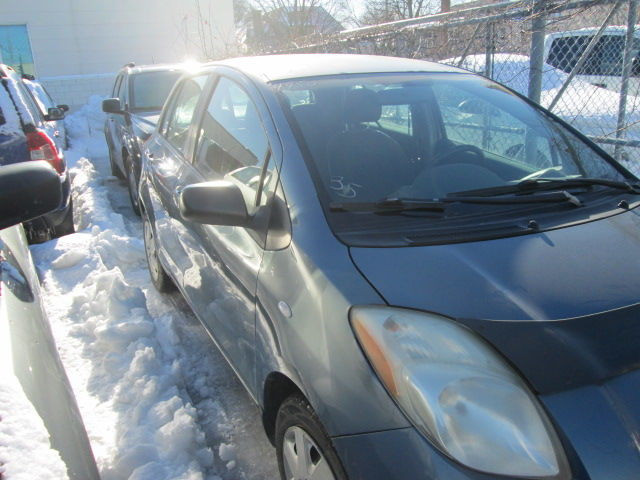 2008 Toyota Yaris Hacthback in Cars & Trucks in City of Montréal - Image 4