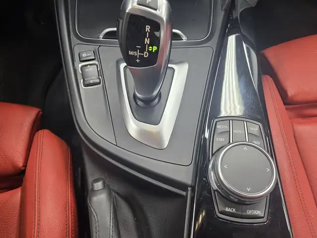2018 BMW 330i xDrive CAMERA, BLUETOOTH, VOLANT & SIEGES CHAUFF, in Cars & Trucks in Longueuil / South Shore - Image 27