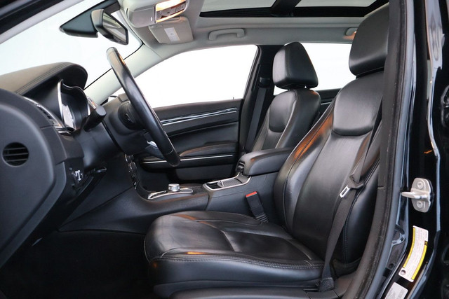 2016 Chrysler 300 TOURING,CAM RECUL, CUIR, TOIT PANO, CRUISE EXC dans Autos et camions  à Ville de Montréal - Image 4