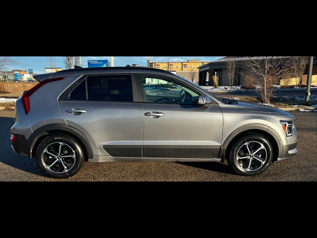 2025 Kia Niro Plug-In Hybrid in Cars & Trucks in Grande Prairie - Image 2