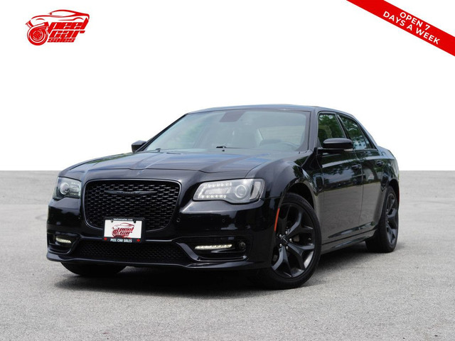 2022 Chrysler 300 Touring L | Apple Carplay | Alloys | Backup Ca in Cars & Trucks in Mississauga / Peel Region