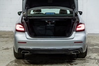 Francais: * Ensemble Premium Essentiel * Sièges confort et ventilés * Sièges avant ventilés * Accès... (image 7)