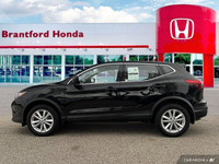Experience the practicality and smooth ride of this 2018 Nissan Qashqai SV, boasting a sleek Magneti... (image 1)