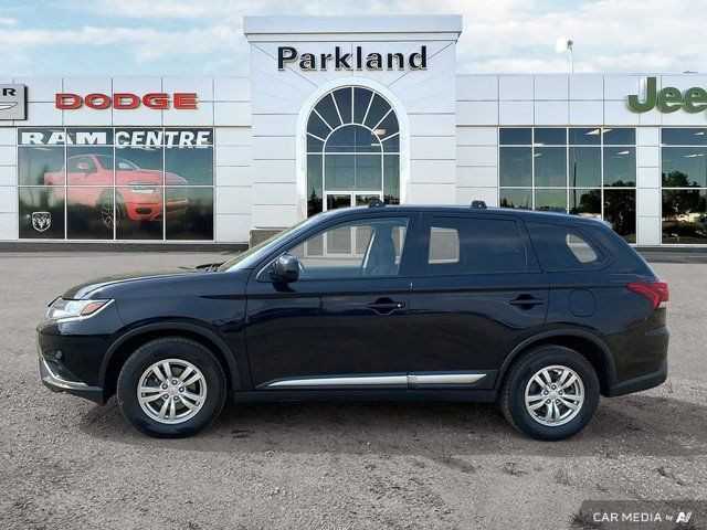 2019 Mitsubishi Outlander ES AWD Heated Seats Rear Camera in Cars & Trucks in St. Albert - Image 2