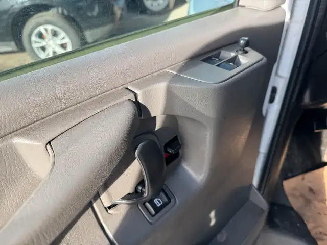 2014 GMC Savana 8 Passenger Van AWD in Cars & Trucks in Calgary - Image 12