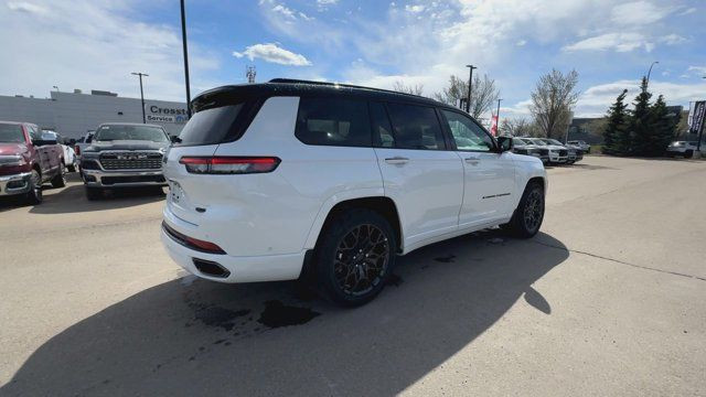 2025 Jeep Grand Cherokee L Summit Reserve | Massage Seats in Cars & Trucks in Edmonton - Image 2