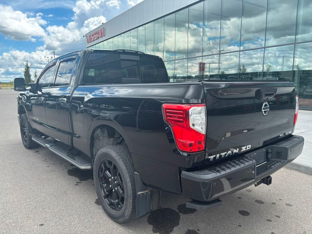 2016 Nissan Titan XD SL 4WD Crew Cab Gas | Remote Start | Heated in Cars & Trucks in Calgary - Image 4