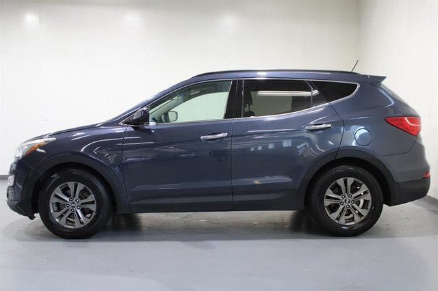 2013 Hyundai Santa Fe 2.4L FWD Premium in Cars & Trucks in Cambridge - Image 4