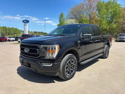 This 2022 F-150 XLT offers a strong mix of power, tech, and everyday functionality. Equipped with a...