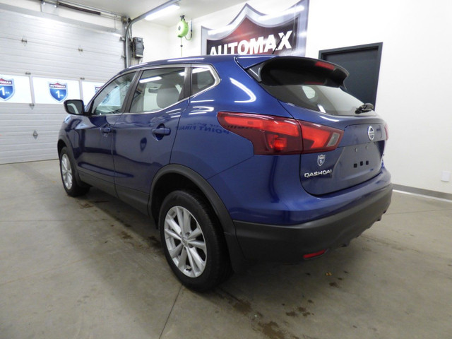2018.5 NISSAN QASHQAI SV, MANUEL, JAMAIS ACCIDENTÉ, TOUT ÉQUIPÉ! in Cars & Trucks in City of Montréal - Image 2