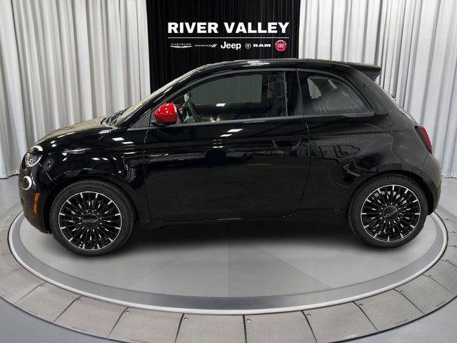 2024 FIAT 500e in Cars & Trucks in Strathcona County - Image 4