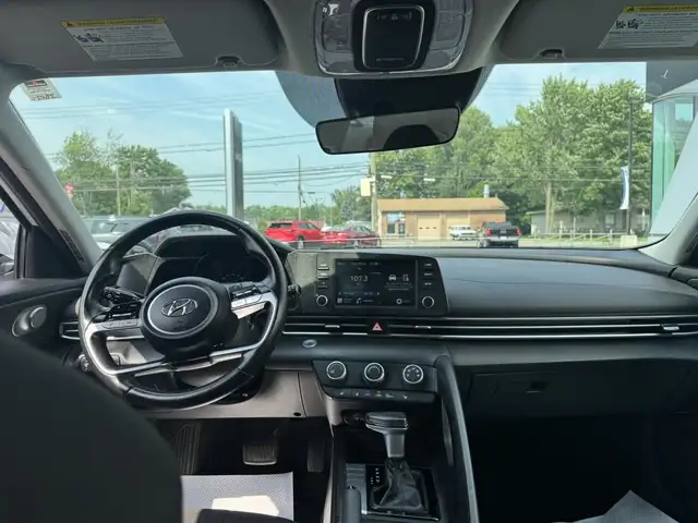 Hyundai Elantra Preferred 2021 Caméra de recul écran tactile siè in Cars & Trucks in Trois-Rivières - Image 9