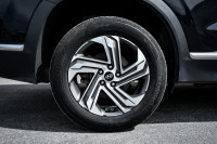This 2022 Hyundai Santa Fe is for sale today. This SUV has 84,552 kms. It's black in colour . It has... (image 5)