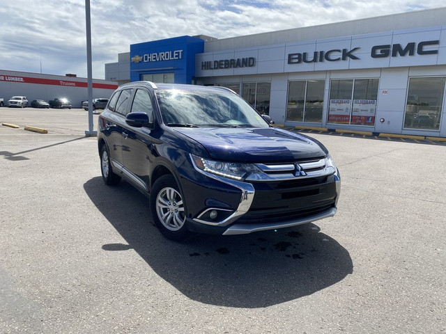 2016 Mitsubishi OUTLANDER SE AWD in Cars & Trucks in Red Deer