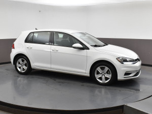 2021 Volkswagen Golf COMFORTLINE with Back Up Camera, Heated Seats, Bluetooth and More!!