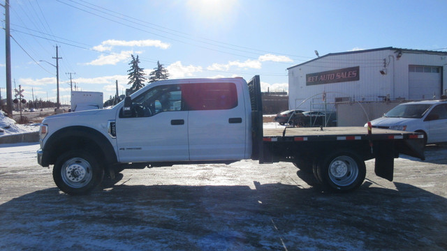 2021 Ford F-450 XLT CREW CAB FLAT DECK LOW KM'S !!! in Cars & Trucks in Edmonton