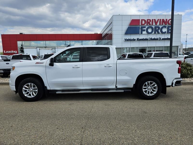 2023 Chevrolet Silverado 1500 4WD Crew Cab 157" RST, 5.3L V8 Gas in Cars & Trucks in St. Albert - Image 2
