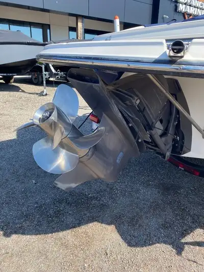 2008 Monterey 194FS Bowrider New engine - Volvo Penta double prop drive Wake tower with bimini top,...