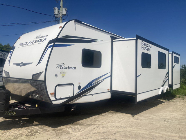2023 Coachmen 31SE Select in Cargo & Utility Trailers in North Bay - Image 2
