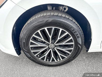 - HEATED LEATHER SEATS - SUNROOF - APPLE CAR PLAY & ANDROID AUTO - NAVIGATION - BACK UP CAMERA Check... (image 9)