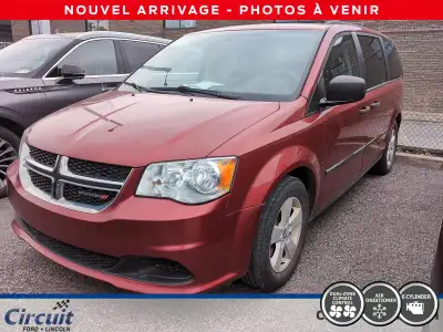 La Dodge Grand Caravan SE Plus 2015 est une minifourgonnette pratique et abordable, idéale pour les...