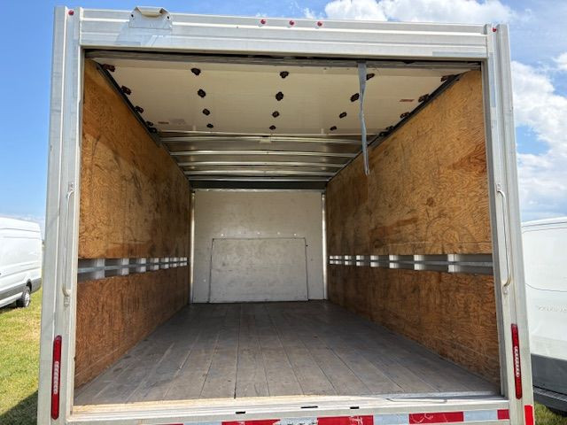 2022 Ford E-Series Cutaway 16' ALLOY CUBE VAN RAMP NICE CAN LEAS in Cars & Trucks in Calgary - Image 2