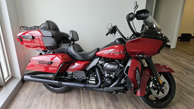 2020 HARLEY- DAVIDSON ROAD GLIDE LTD in Cars & Trucks in Calgary - Image 4