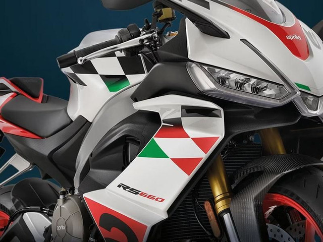 2024 Aprilia RS660 EXTREMA in Street, Cruisers & Choppers in Lévis - Image 4