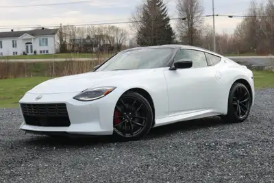 Magnifique Nissan Z Performance 2023 Moteur V6 3.0L TT de 400 HP / Transmission Manuelle 6 vitesses...