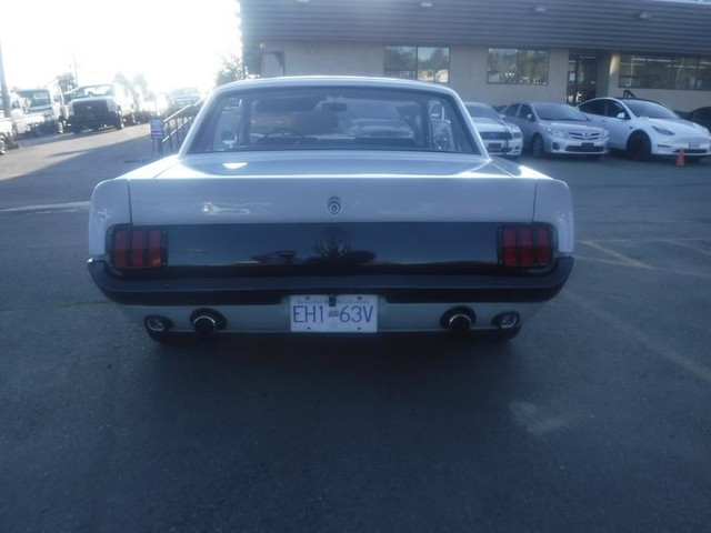 1966 Ford Mustang 2 Door Coupe Wide Body in Cars & Trucks in Richmond - Image 4
