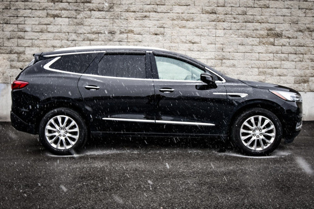 2021 Buick Enclave Premium - Cooled Seats - Leather Seats in Cars & Trucks in Cornwall - Image 2