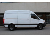 RARE FIND SPRINTER 4500 !!! 2021 MERCEDES SPRINTER 4500 - DUALLYS -- 144 - HIGH ROOF -- TOW PKG!!! 3... (image 7)