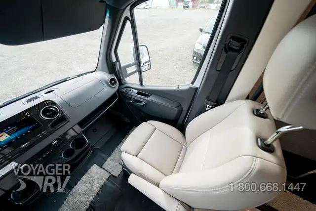 2025 Winnebago Navion 24J in RVs & Motorhomes in Kelowna - Image 39