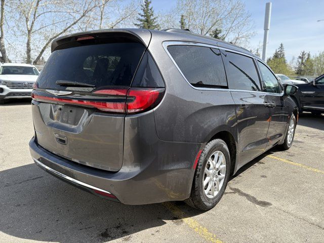 2022 Chrysler Pacifica Touring L in Cars & Trucks in Calgary - Image 2
