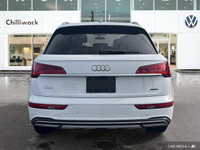 This Audi Q5 boasts a Intercooled Turbo Gas/Electric I-4 2.0 L/121 engine powering this Automatic tr... (image 3)
