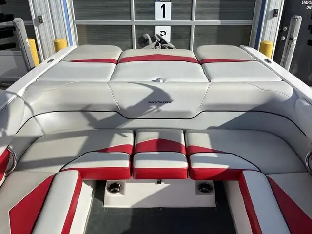 2014 Moomba Mobius LSV in Powerboats & Motorboats in Edmonton - Image 9