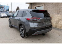 CLEAN CARFAX! - Heated Seats - Heated Steering Wheel - Remote Start - Push Button Start - Moonroof -... (image 5)