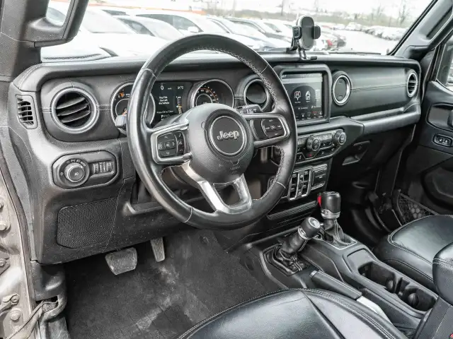 2018 Jeep Wrangler Unlimited in Cars & Trucks in Ottawa - Image 15