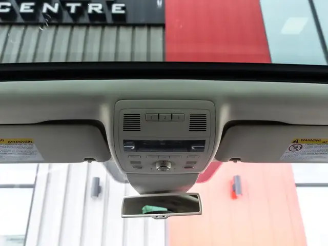 2015 Volkswagen Touareg Execline 3.6 - AWD | Pano Sunroof | 360  in Cars & Trucks in Saskatoon - Image 12