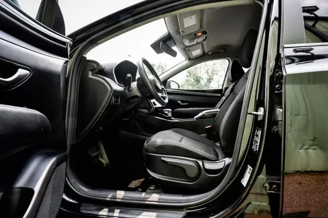 2022 Hyundai Tucson Essential • HEATED SEATS • CP/AA • REAR CAM in Cars & Trucks in Cornwall - Image 26