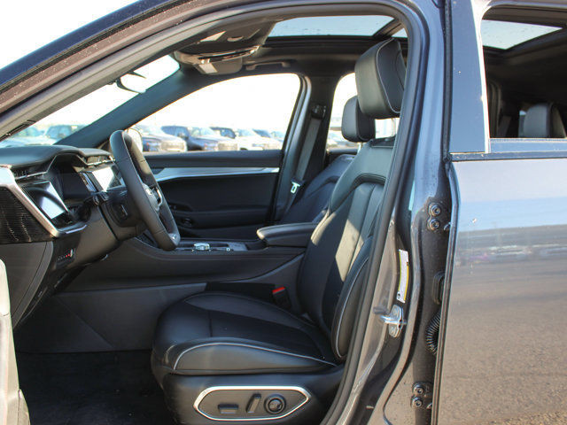 2025 Jeep Wagoneer S Limited in Cars & Trucks in Calgary - Image 3